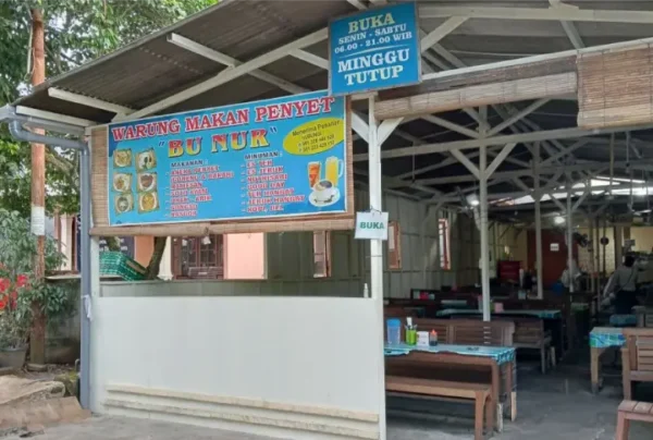 Warung Penyetan Bu Nur Tembalang and Harga Menu