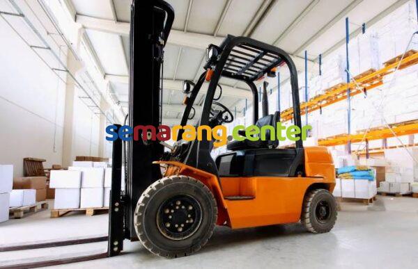 10 Rekomendasi Sewa Forklift Semarang, Harga Rental Murah